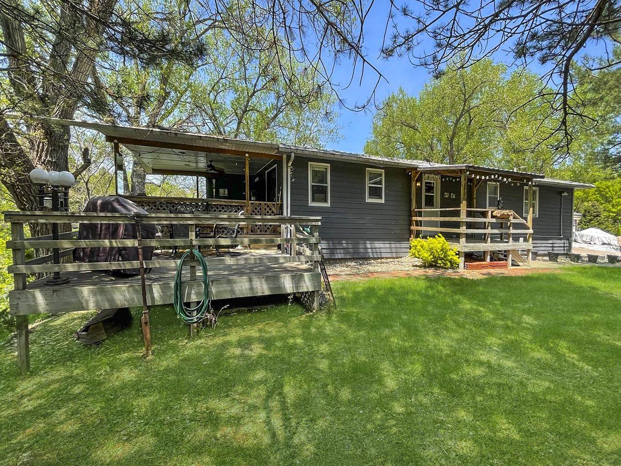 69 Lakeview Drive - Photo 1